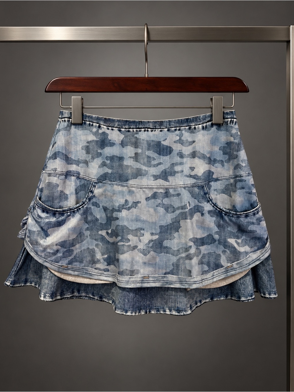 Lucky in Love Tiered Tennis Skort Denim Look Camo Print Blue Womens XS